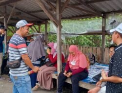 Anggota Perangkat PemDes Sidomulyo Kecamatan Buduran Kabupaten Sidoarjo Berkunjung Ke Wisata Petik Kebun Jambu Kebaron