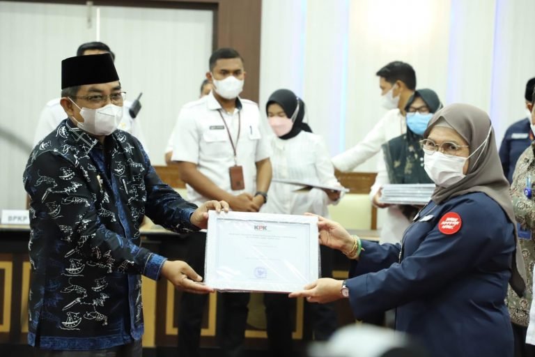 Bupati Anwar Sadat Terima Tiga Piagam Penghargaan Dari KPK RI