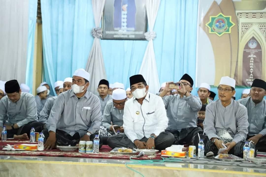 Bupati Anwar Sadat Hadiri Perpisahan Santriwan Santriwati Ponpes Al-Baqiyatush Shalihat