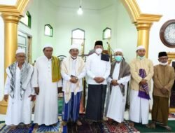 Didampingi Wabup Hairan, Bupati Anwar Sadat Laksanakan Safari Jum’at di Masjid Darrul Jannah Manunggal II