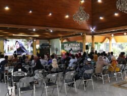 Dorong UMKM Naik Kelas, Gus Muhdlor Buka Pelatihan dan Pendampingan Proses Produk Halal (PPH)