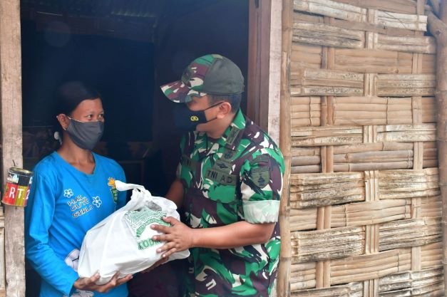 Warga Trenggilis Jadi Sasaran Jum'at Berkah Kodim Mojokerto