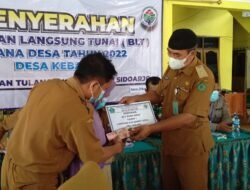 Penyerahan Bantuan Langsung Tunai ( BLT ) Dana Desa Tahun 2022 ke 97 KPM ( Keluarga Penerima Manfaat) Desa Kebaron Kecamatan Tulangan Kabupaten Sidoarjo