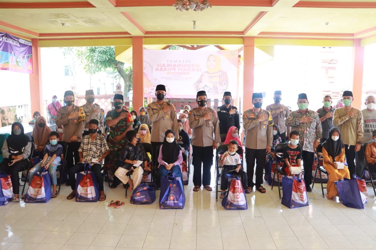 Kapolresta Mojokerto Dalam Program Jubah Sampaikan Pesan Menyentuh Kepada Anak Yatim