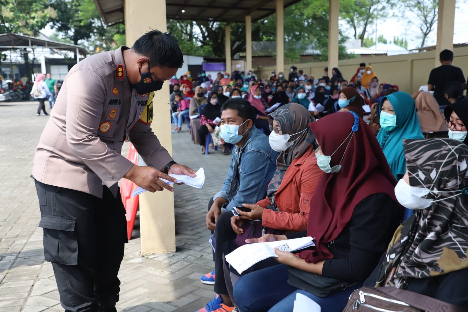 Salurkan Bantuan BPTKLWN ke 6000 Pedagang Mikro, Kapolres Mojokerto Sampaikan Hal ini