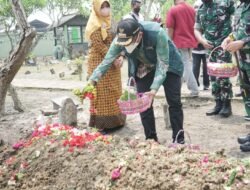 Sambangi Kediaman Alm Sertu Eka Andrianto, Gubernur khofifah: Mereka Gugur Dalam Jalankan Tugas Kenegaraan