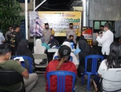 Usai Shalat Tarawih, Polresta Sidoarjo Layani Vaksinasi di Masjid