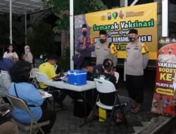 Usai Shalat Tarawih, Polresta Sidoarjo Layani Vaksinasi di Masjid