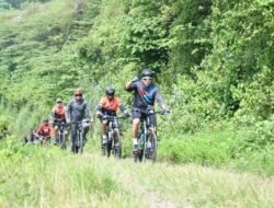 Jelang Ramadan Rambak Moker Pungkasi Gowes Lintasi Ranu Manduro