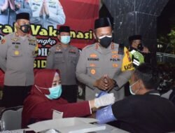 Kapolresta Sidoarjo Pantau Vaksinasi Booster di Masjid Agung Sidoarjo