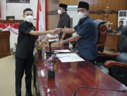 Rapat Paripurna Pemandangan Umum Fraksi DPRD Terkait LKPJ Bupati 2021