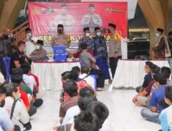 Vaksinasi Keliling Polresta Sidoarjo di Masjid Baiturrahman, Ratusan Orang Di Vaksin Booster