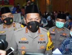 Vaksinasi Keliling Polresta Sidoarjo di Masjid Baiturrahman, Ratusan Orang Di Vaksin Booster