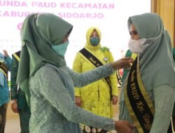 Istri Plh. Sekda Sidoarjo Arie Andjar Lantik Pengurus Pokja PAUD Kabupaten dan Kukuhkan Bunda PAUD Kecamatan