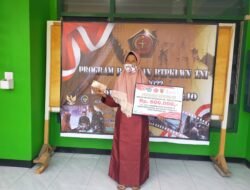 Hari Ke-2 Koramil 0816/07 Krembung Bagikan Bantuan Tunai Pedagang Kaki Lima Warung Dan Nelayan (BTPKLWN – TNI) Tahun 2022 