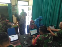 Hari Ke-2 Koramil 0816/07 Krembung Bagikan Bantuan Tunai Pedagang Kaki Lima Warung Dan Nelayan (BTPKLWN - TNI) Tahun 2022 