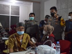 Kebutuhan Vaksinasi Semakin Meningkat, Polresta Sidoarjo Masifkan Layanan Booster Hingga Malam Hari