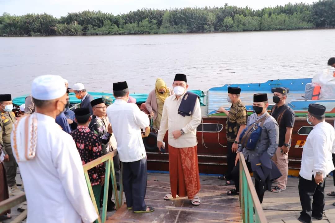 Pemkab Tanjab Barat Safari Ramadhan 1443 H di Desa Pasar Senin