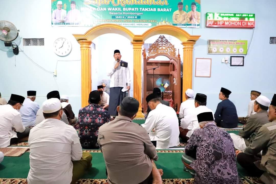 Pemkab Tanjab Barat Safari Ramadhan ke Desa Tanjung Paku