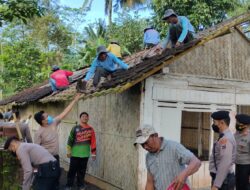 Polres Jember Bersama Paguyuban Tali Asih Bedah Rumah Warga Kurang Mampu