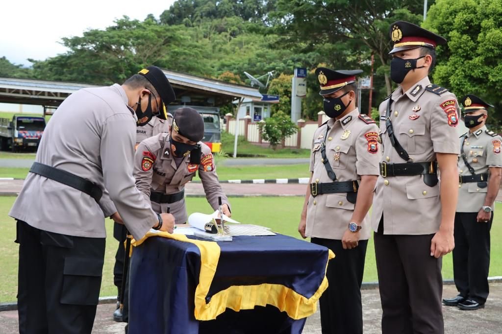 Kapolres Halsel Pimpin Pelantikan Kabag Ops dan Sertijab Kapolsek Pulau Makian, Kasat Narkoba dan Kapolsek Gane Timur