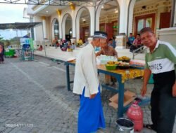 “Marhaban Ya Syarul  Ramadhan” PemDes Kebaron Bagikan Jus Jambu ke 21 Musholla Dan 1 Masjid