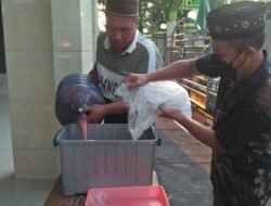 "Marhaban Ya Syarul  Ramadhan" PemDes Kebaron Bagikan Jus Jambu ke 21 Musholla Dan 1 Masjid