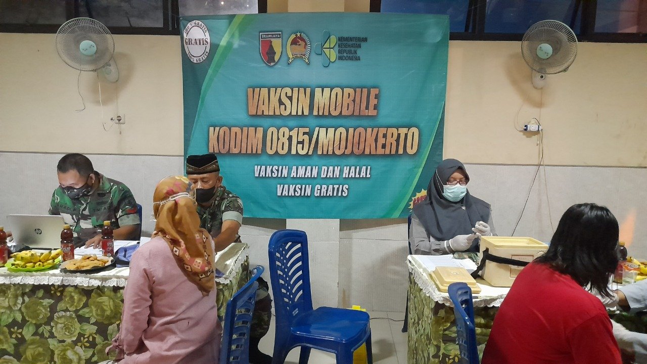 Pantau Layanan Vaksinasi Booster, Dandim Mojokerto Tegaskan Pentingnya Kesadaran Kesehatan