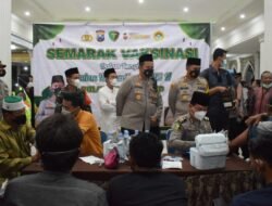 Warga Parengan Krian Serbu Gerai Vaksinasi Booster Polresta Sidoarjo