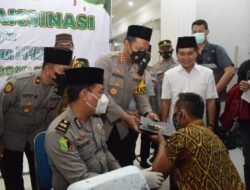 Warga Parengan Krian Serbu Gerai Vaksinasi Booster Polresta Sidoarjo