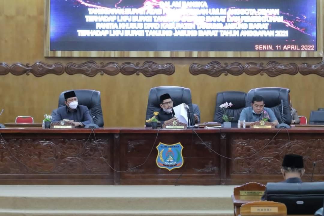Wabup Hairan Hadiri Rapat Paripurna Ketiga DPRD Tanjab Barat