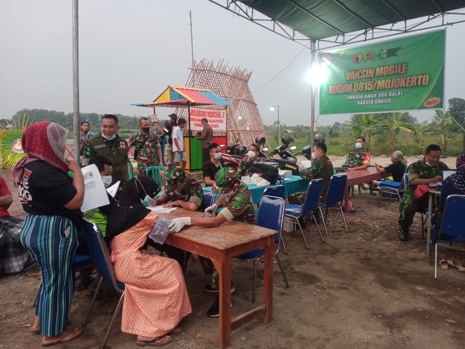 Pengunjung Waduk Windu Dawarblandong Jadi Sasaran Vaksinasi Mobile Kodim Mojokerto