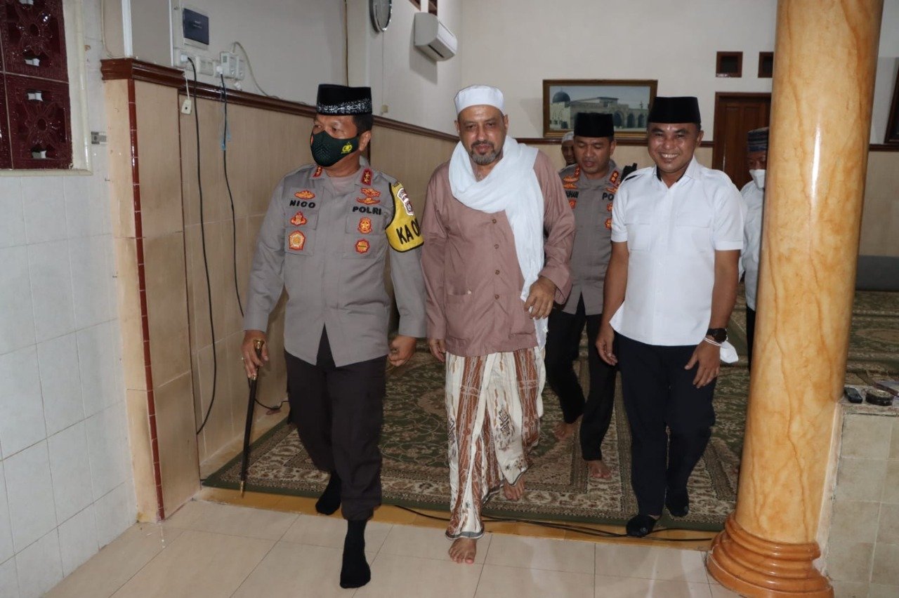 Kapolda Jatim Silaturahmi dengan Tokoh Agama di Ponpes Suniyyah Salafiyah Pasuruan