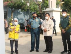 Bupati Sidoarjo dampingi Menhan Prabowo Serahkan Kunci dan Sertifikat Rumah Kepada Ahli Waris KRI Nanggala 402