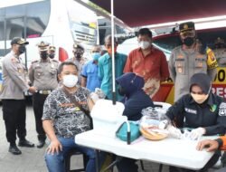 Hadapi Mudik Lebaran, Kapolresta Sidoarjo Sidak Kesiapan Armada Bus dan Layani Vaksin Booster