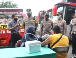 Hadapi Mudik Lebaran, Kapolresta Sidoarjo Sidak Kesiapan Armada Bus dan Layani Vaksin Booster