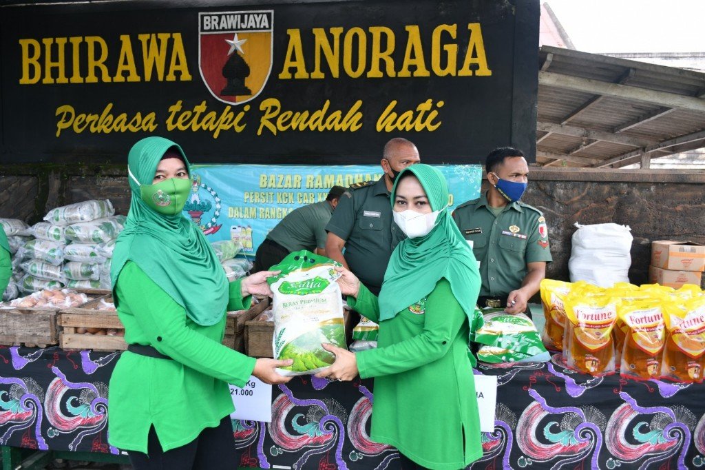 Persit Kodim Mojokerto Gelar Bazar Ramadhan