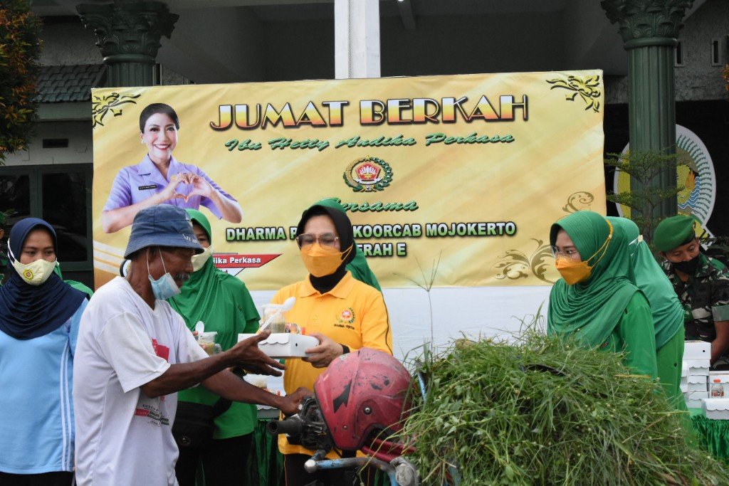 Dharma Pertiwi Koorcab Mojokerto Daerah E Gelar Jumat Berkah