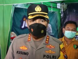 Kapolresta Sidoarjo Tinjau Vaksinasi Booster Di Kampung Ramadhan Alun-Alun Sidoarjo