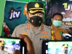 Kapolresta Sidoarjo Tinjau Vaksinasi Booster Di Kampung Ramadhan Alun-Alun Sidoarjo