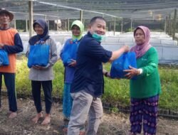 Perhutani Mojokerto Bagikan Sembako Kepada Pekerja Persemaian
