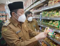 Jelang Idul Fitri, Wabup H. Subandi bersama Forkopimda Sidak Mamin di Supermarket