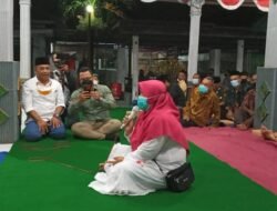 Bupati Sidoarjo Berinteraksi Langsung Dengan Warga Desa Mojoruntut Kecamatan Krembung Kabupaten Sidoarjo