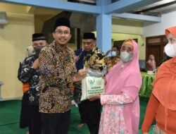 Baznas Sidoarjo Salurkan 30 Ton Beras Zakat Fitrah, Gus Muhdlor : Sebagian Besar Dikumpulkan dari ASN