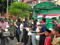 Jum’at Berkah TNI Peduli Sesama, Kodim 0815/Mojokerto Bagikan 1.800 Paket Takjil