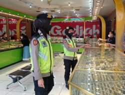 Cegah Gangguan Kamtibmas, Polwan Polres Mojokerto Laksanakan Patroli Jumat