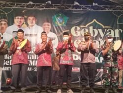 Perdana Malam Gebyar Lebaran SidoBangkit 2022, Syukuran Dan Bancaan Tumpeng Godo Roti Setinggi Dua Meter Serta Pemotongan Tumpeng Di Tandai Pembukaan Pasar UMKM  Di Lapangan Desa Kemantren - Tulangan Kabupaten Sidoarjo