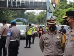 Sejumlah Kendaraan Luar Kota Masih Terpantau Melintas Batas Kota Sidoarjo