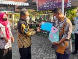 Camat Wonoayu Beri Penghargaan Kepada Pegawai ASN Dan Non ASN Usai Pimpin Apel