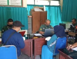 Hari Kedua Antusias Warga Mendapatkan BLT Dari Kodim 0816/Sidoarjo Di Halaman Koramil 0816/07 Krembung